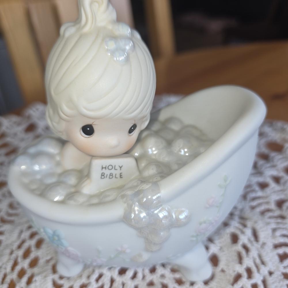 Precious Moments Figurine "He Cleansed My Soul" Child In Bathtub Holding Bible